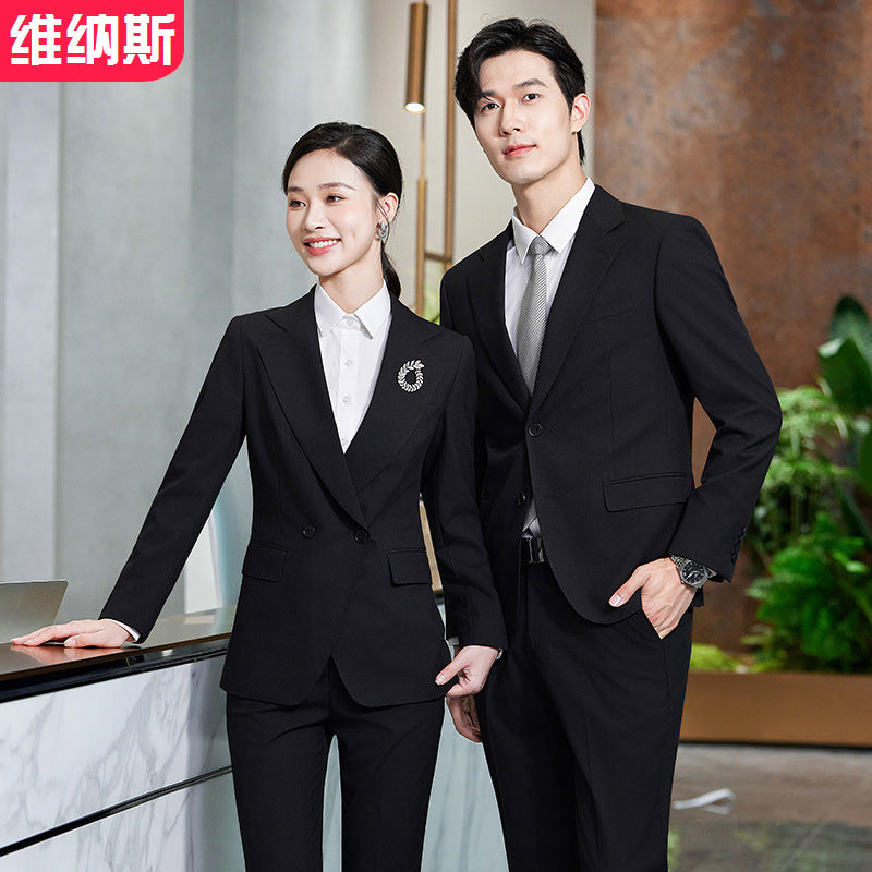 Senior sense : Style sophistiqué / Allure haut de gamme (ou Style mature/expérimenté selon le contexte)4S store : Concessionnaire automobile (ou Garage 4S)Hotel manager interview : Entretien d'embauche pour un directeur d'hôtelFormal wear : Tenue de soiré