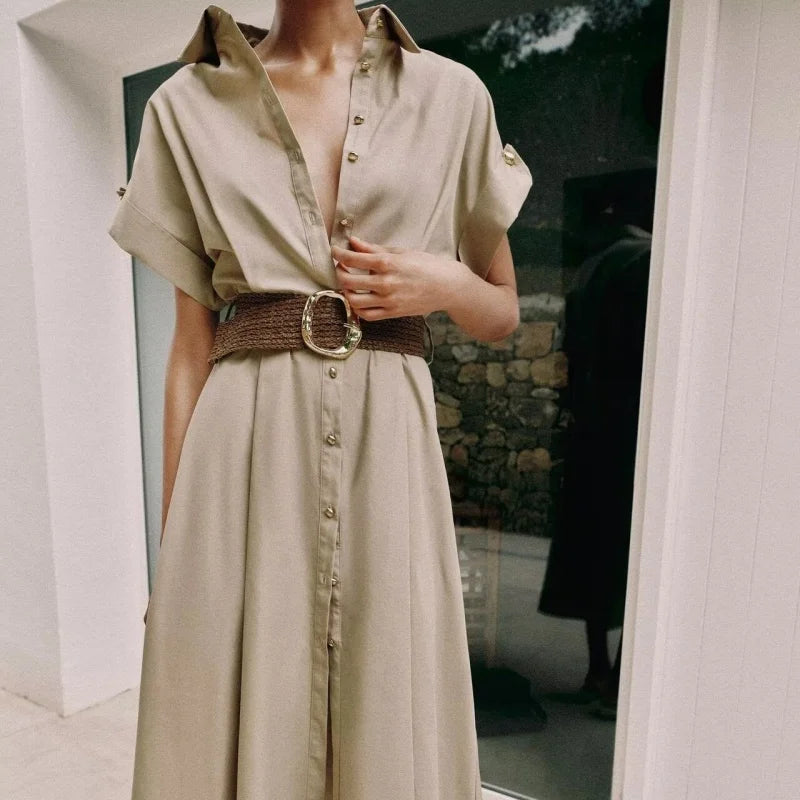 Robe chemise midi élégante et décontractée pour femme, style urbain (ou bureau) été 2026, avec ceinture, manches courtes, mode élégante.