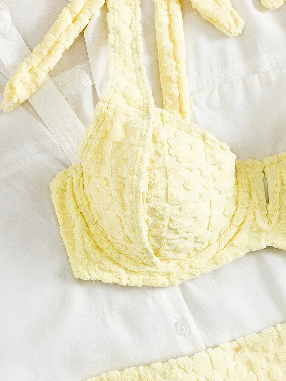 Ensemble de bikini jaune sexy 2026 pour femme, maillot de bain deux pièces à armatures, bretelles à nouer et taille haute. »