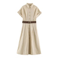Robe chemise d'été plissée à taille haute et coupe ajustée, avec ceinture, manches courtes, style trapèze et look de bureau décontracté pour femme.