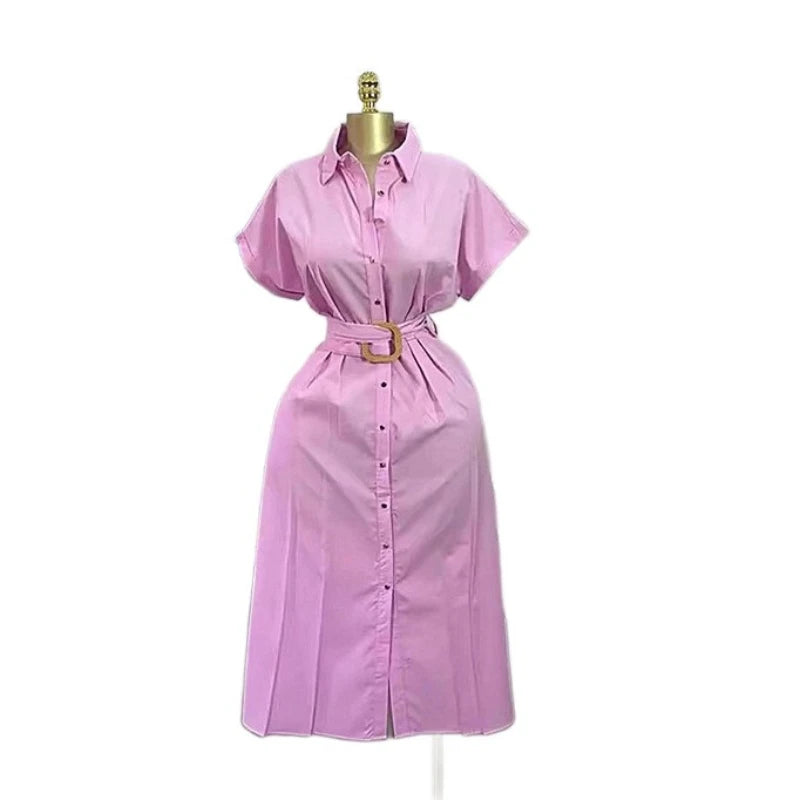 Robe longue chemisier pour femme, col rabattu, manches courtes, ceinture à taille cintrée et coupe trapèze (style élégant, Y2K, streetwear, travail 2026). »