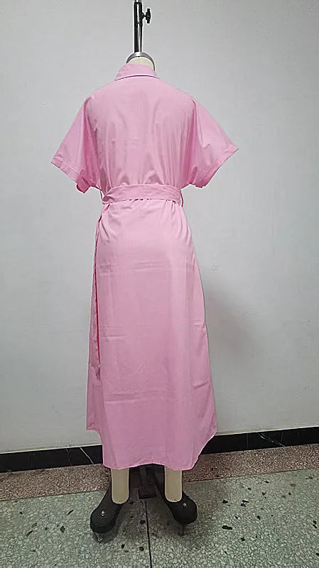 Robe longue chemisier pour femme, col rabattu, manches courtes, ceinture à taille cintrée et coupe trapèze (style élégant, Y2K, streetwear, travail 2026). »